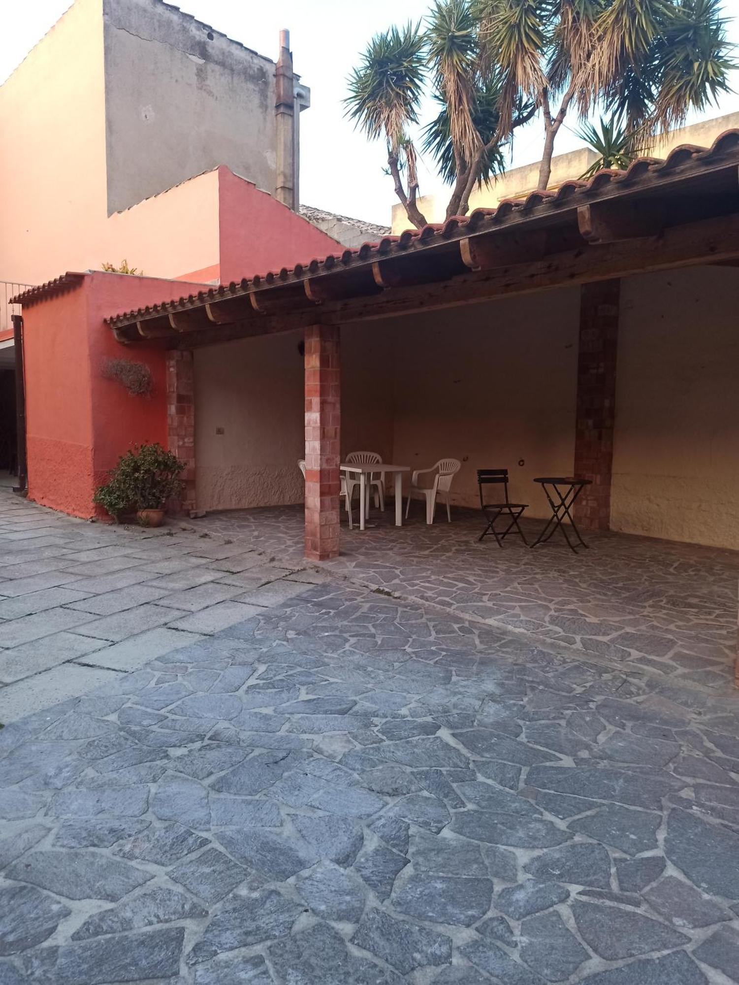 Hotel Piazza San Giorgio Dolianova Exteriér fotografie